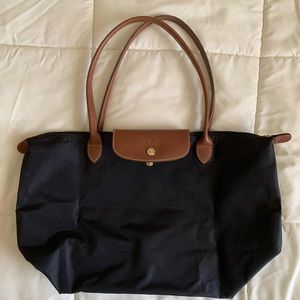 Black Longchamp Le Pliage Tote Medium